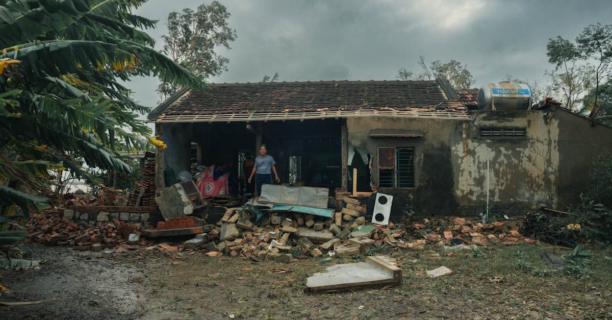 Cover Image for Storm Surge vs Wind Damage: Why the Distinction Matters for Insurance